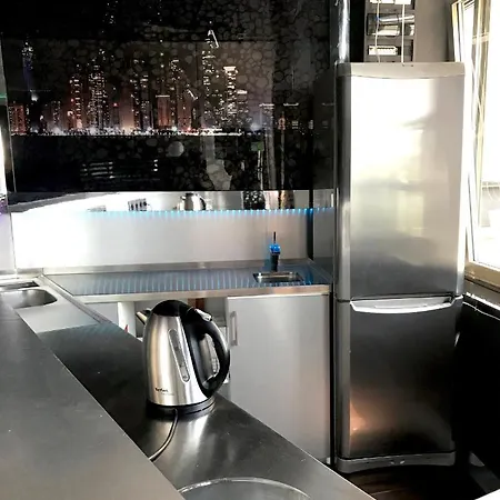 Sunny Yacht